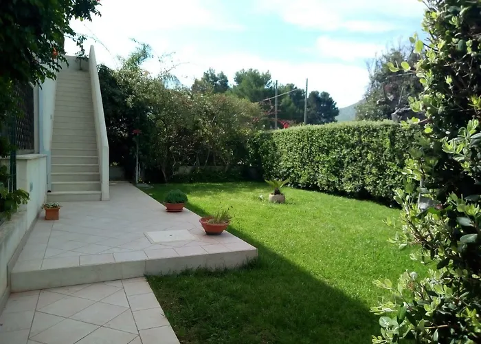 Bed & Breakfast Karma 4*